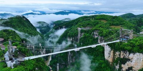 长沙+张家界+大峡谷+天门山+凤凰5日4晚跟团游